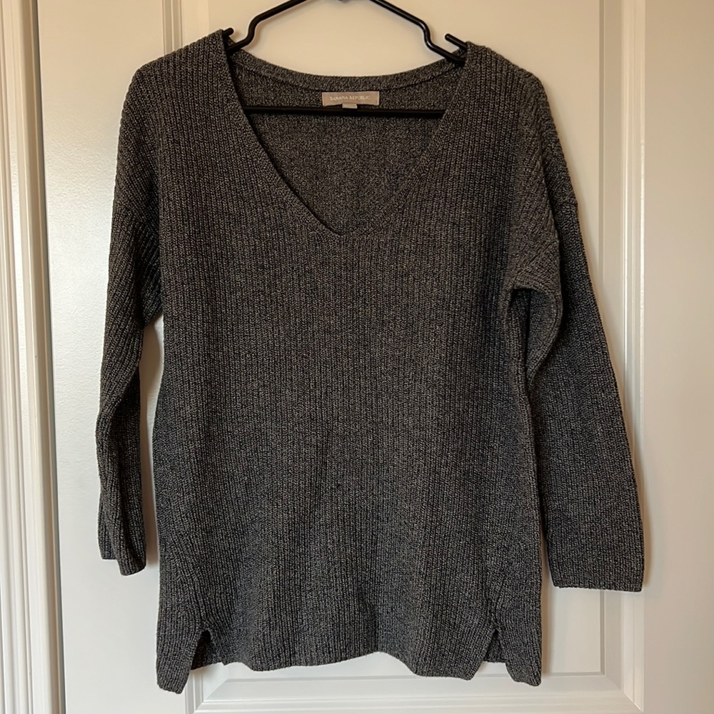Banana Republic Gray V-Neck Cotton Blend Sweater M